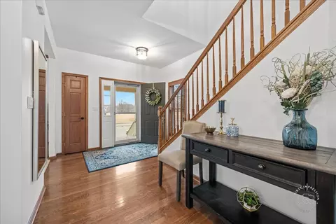 Entry Way - n515 Armstrong Lane, Geneva, IL 60134 photo 1 of 2