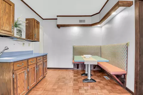 910 W Park Ave, Champaign, IL 61821 photo 33