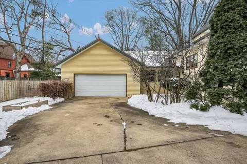 910 W Park Ave, Champaign, IL 61821 photo 69