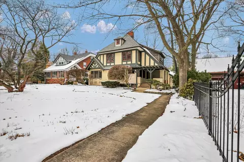 910 W Park Ave, Champaign, IL 61821 photo 4