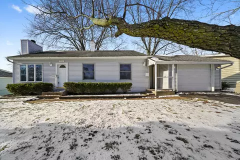7652 Catalpa Ave, Woodridge, IL 60517