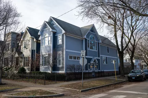 1701 W Byron St, Chicago, IL 60613