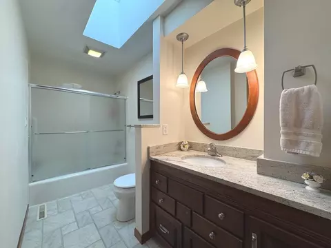 Bath - 13 Erin Ln, Kankakee, IL 60901 photo 1 of 2