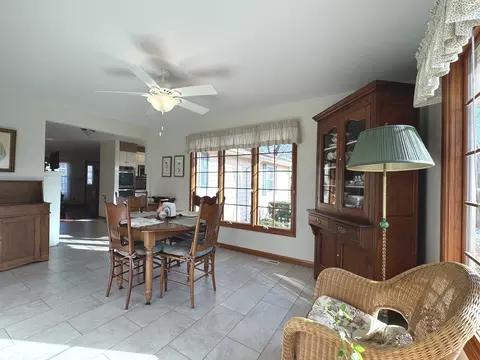 Dining - 13 Erin Ln, Kankakee, IL 60901 photo 3 of 3