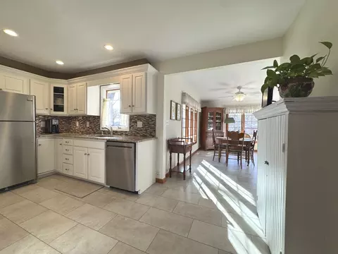 Kitchen - 13 Erin Ln, Kankakee, IL 60901 photo 1 of 4