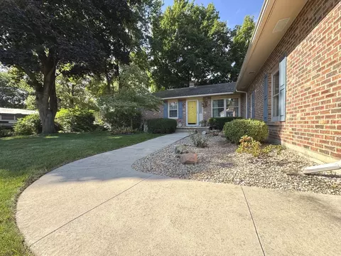 Exterior - 13 Erin Ln, Kankakee, IL 60901 photo 2 of 15