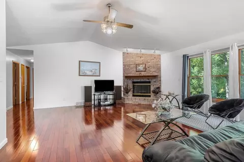 Living - 1115 Willowbrook Dr, Springfield, IL 62711 photo 2 of 3