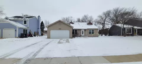996 Hawthorne Dr, Crystal Lake, IL 60014