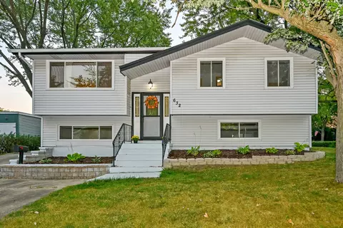 632 Grace Ln, Schaumburg, IL 60193