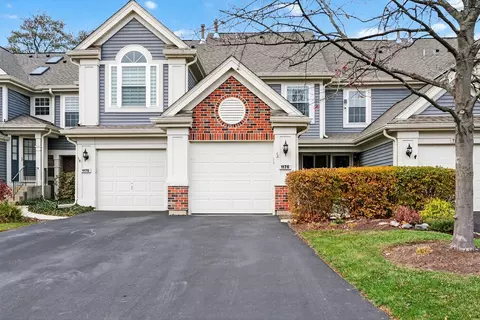 1176 Talbots Ln, Elk Grove Village, IL 60007