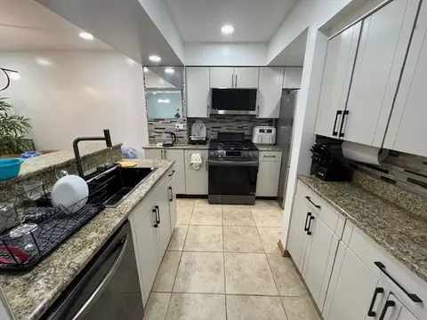 Kitchen - 468 Harmony Dr, Wheeling, IL 60090 photo 1 of 4