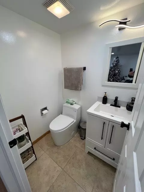 Bath - 468 Harmony Dr, Wheeling, IL 60090 photo 1 of 3