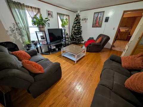 Living - 920 Augusta Ave, Elgin, IL 60120 photo 2 of 2