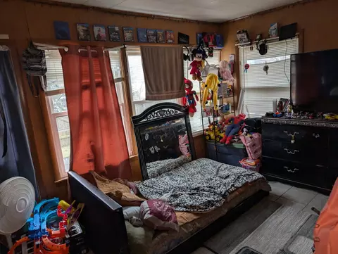 Bedroom - 920 Augusta Ave, Elgin, IL 60120 photo 2 of 4