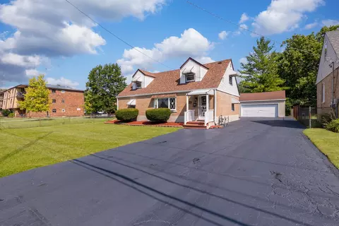 6856 W Crandall Ave, Worth, IL 60482
