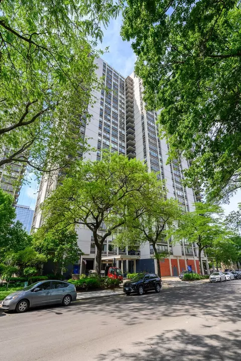 1360 N Sandburg Ter #1807C, Chicago, IL 60610