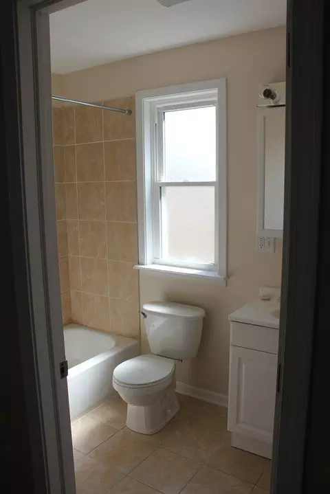 Bath - 440 N Monticello Ave, Chicago, IL 60624 photo 1 of 1