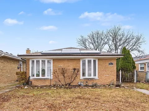 9417 Lawler Ave, Skokie, IL 60077