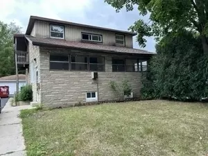 3220 Emmaus Ave, Zion, IL 60099