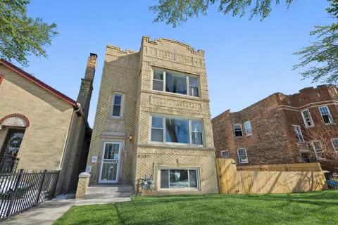 8207 S Clyde Ave, Chicago, IL 60617