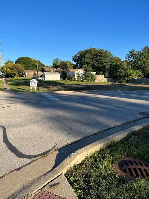 6303 Carpenter St, Downers Grove, IL 60516