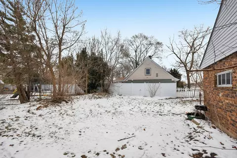 Exterior - 8745 43rd St, Lyons, IL 60534 photo 3 of 4