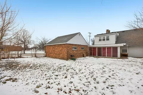 Exterior - 8745 43rd St, Lyons, IL 60534 photo 4 of 4
