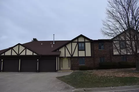 44 Crystal Ct #B-2, Pontiac, IL 61764