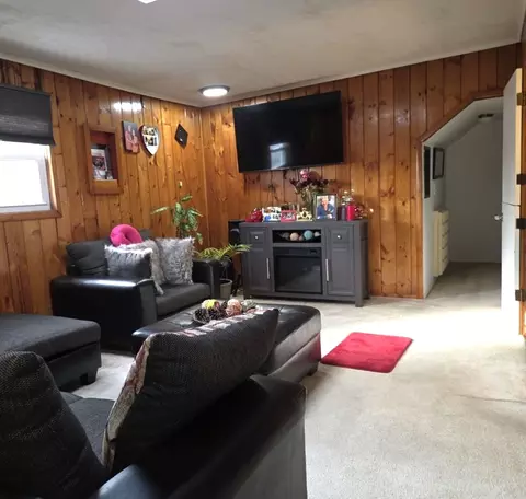 Living - 249 Wheeling Ave, Wheeling, IL 60090 photo 2 of 3