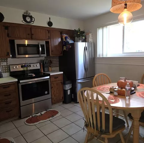 Kitchen - 249 Wheeling Ave, Wheeling, IL 60090 photo 1 of 1