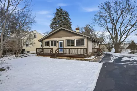6029 Pershing Ave, Downers Grove, IL 60516