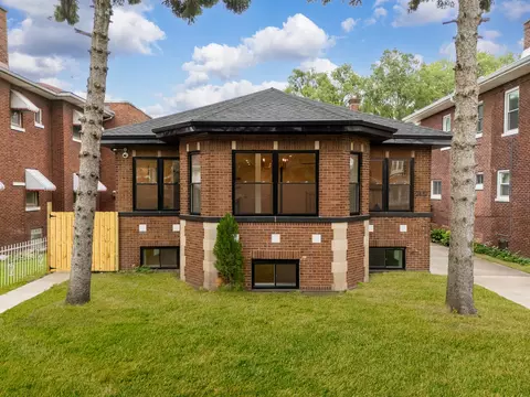 7427 S Oglesby Ave, Chicago, IL 60649