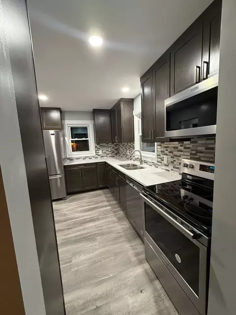 601 E 10th St, Lockport, IL 60441 photo 5