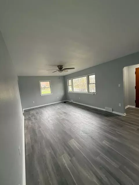 601 E 10th St, Lockport, IL 60441 photo 7