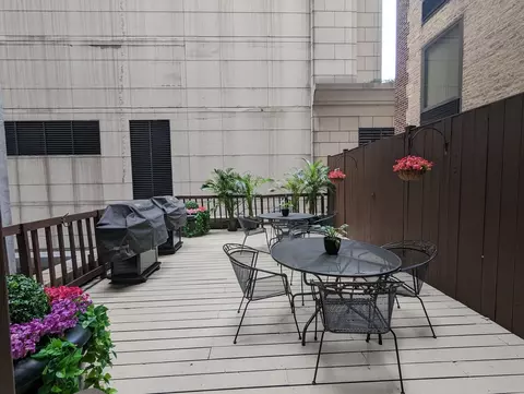Exterior - 40 E Delaware Pl #403, Chicago, IL 60611 photo 1 of 1
