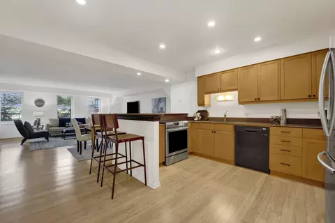 Kitchen - 40 E 9th St #609, Chicago, IL 60605 photo 1 of 2
