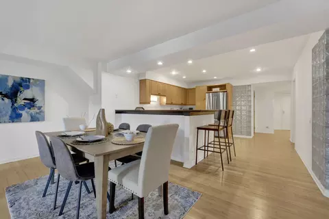 Dining - 40 E 9th St #609, Chicago, IL 60605 photo 2 of 4
