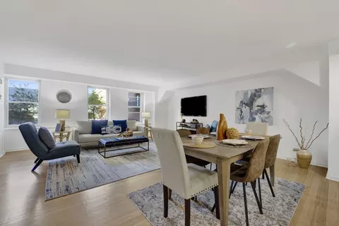 Dining - 40 E 9th St #609, Chicago, IL 60605 photo 1 of 4