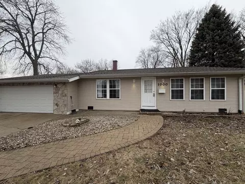 1000 Adams Ct, Carpentersville, IL 60110