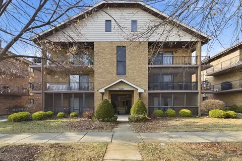 16832 81st Ave #1S, Tinley Park, IL 60477