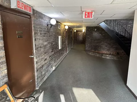 Entry Way - 830 Elder Rd #B403, Homewood, IL 60430 photo 1 of 1