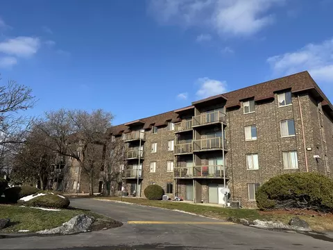 830 Elder Rd #B403, Homewood, IL 60430
