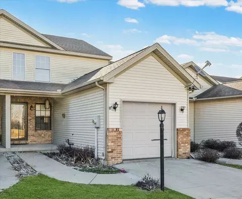3725 Boulder Ridge Dr #E, Champaign, IL 61822 photo 2