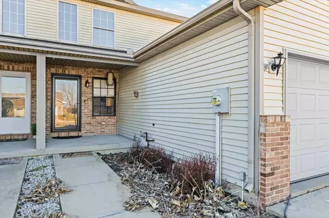 3725 Boulder Ridge Dr #E, Champaign, IL 61822 photo 3