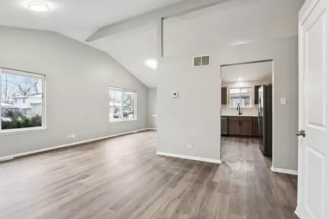 Living - 3348 Willow Ln, Markham, IL 60428 photo 2 of 7