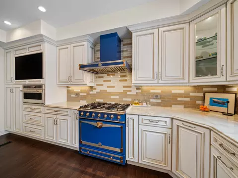 Kitchen - 1437 Sunset Ridge Rd, Glenview, IL 60025 photo 2 of 10