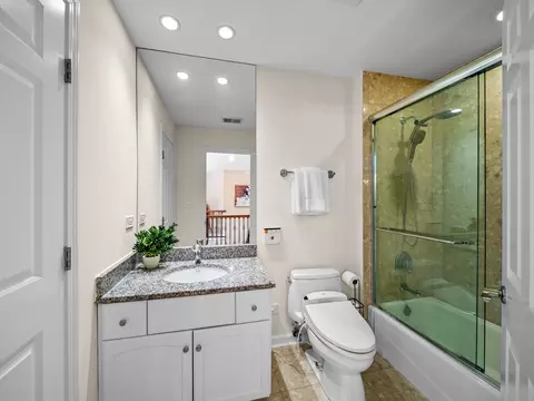 Bath - 1437 Sunset Ridge Rd, Glenview, IL 60025 photo 7 of 9
