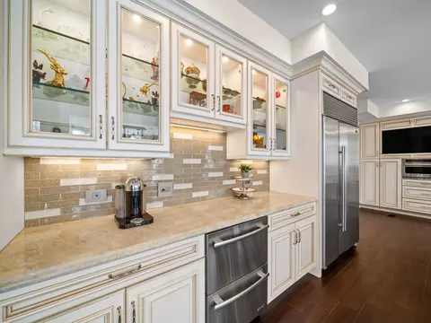 Kitchen - 1437 Sunset Ridge Rd, Glenview, IL 60025 photo 10 of 10