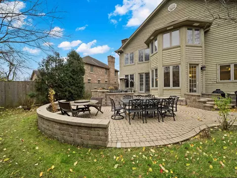 Exterior - 1437 Sunset Ridge Rd, Glenview, IL 60025 photo 7 of 7