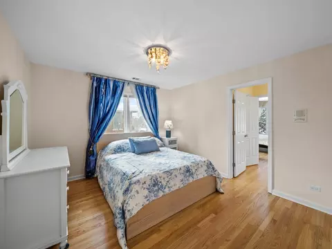 Bedroom - 1437 Sunset Ridge Rd, Glenview, IL 60025 photo 5 of 5